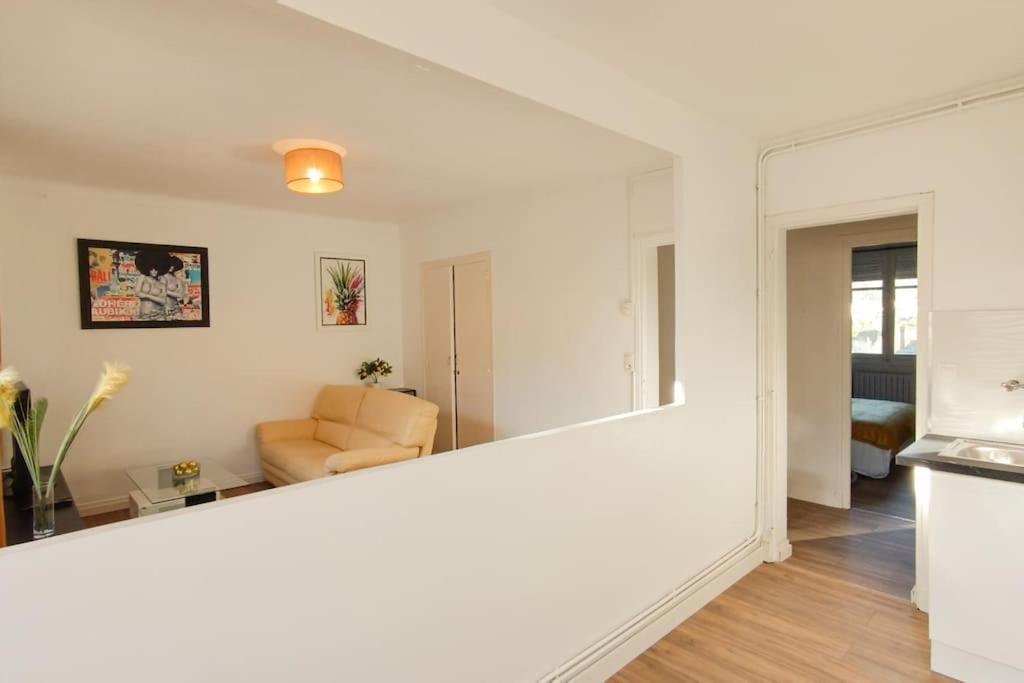 Foucault - Appartements - Au Coeur De Lourdes Exterior foto